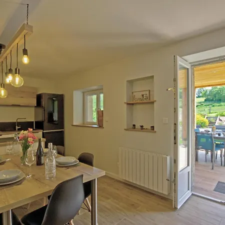 Cosy Avec Terrasse Et Jacuzzi Privatif Venkovský dům Pouilly-les-Feurs